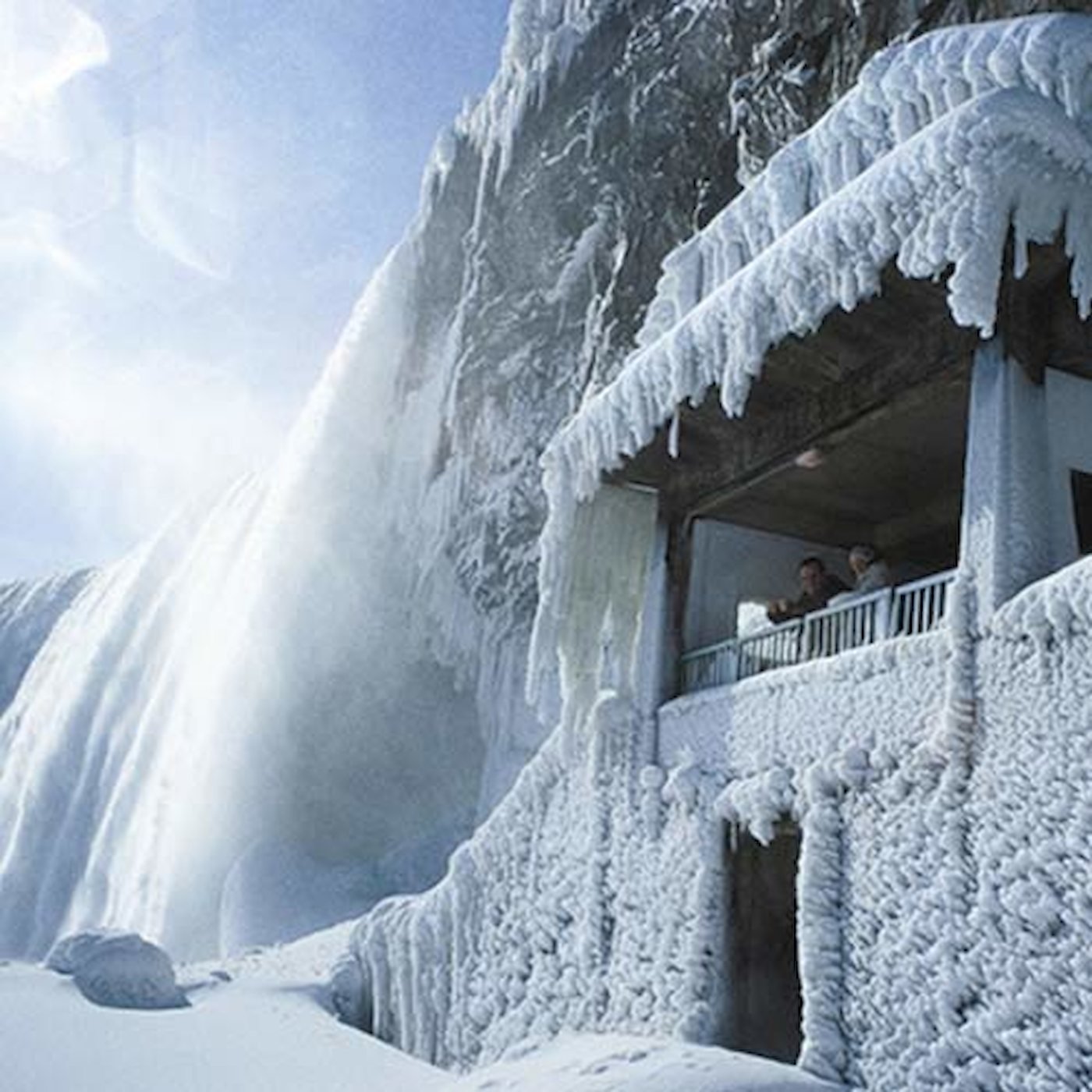 is journey behind the falls open in winter