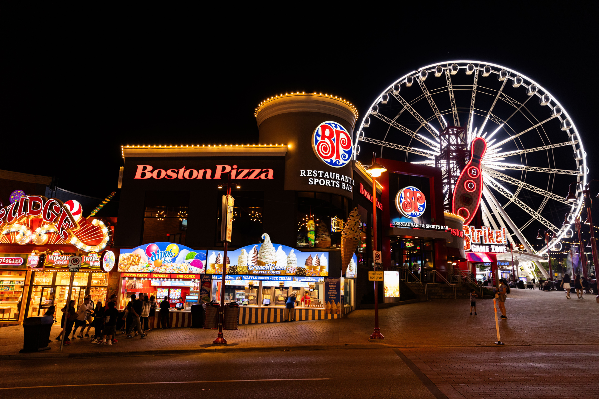 Clifton Hill Fun Passes + Gift Card 