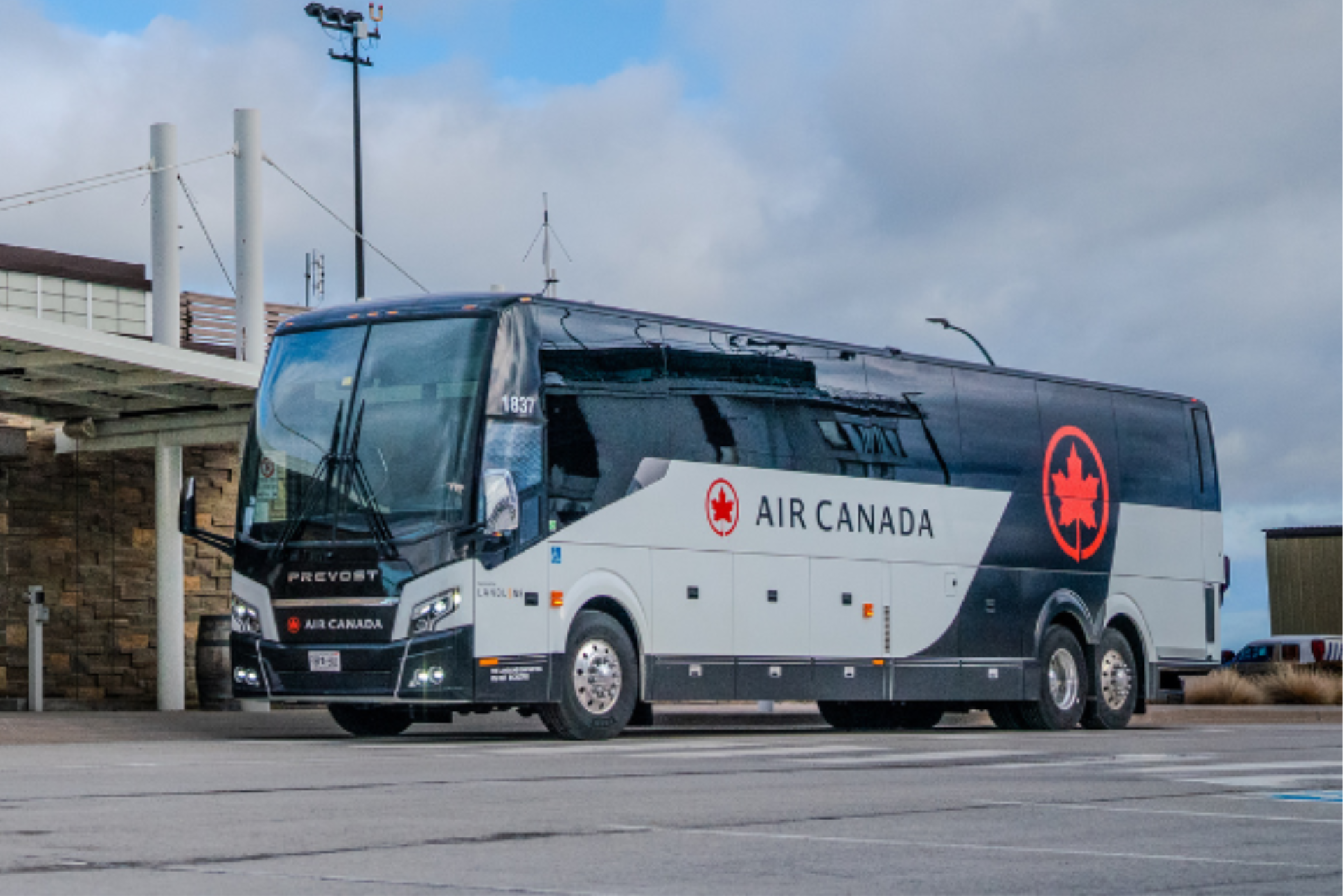 Niagara Falls Air Canada Motor Coach Connection