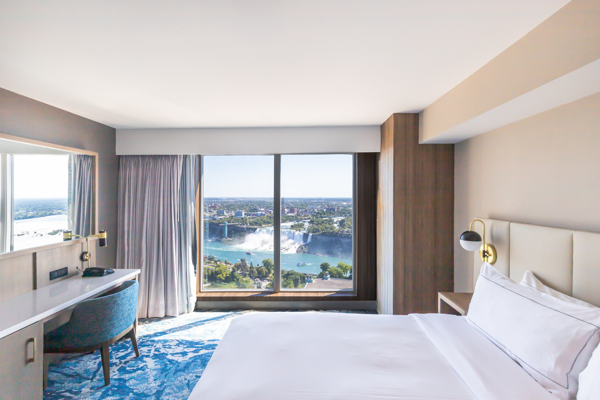 Hilton Hotel and Suites Niagara Falls/Fallsview