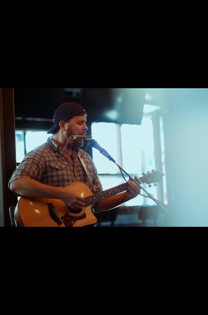 Dave Cassibo at Kelseys Niagara 