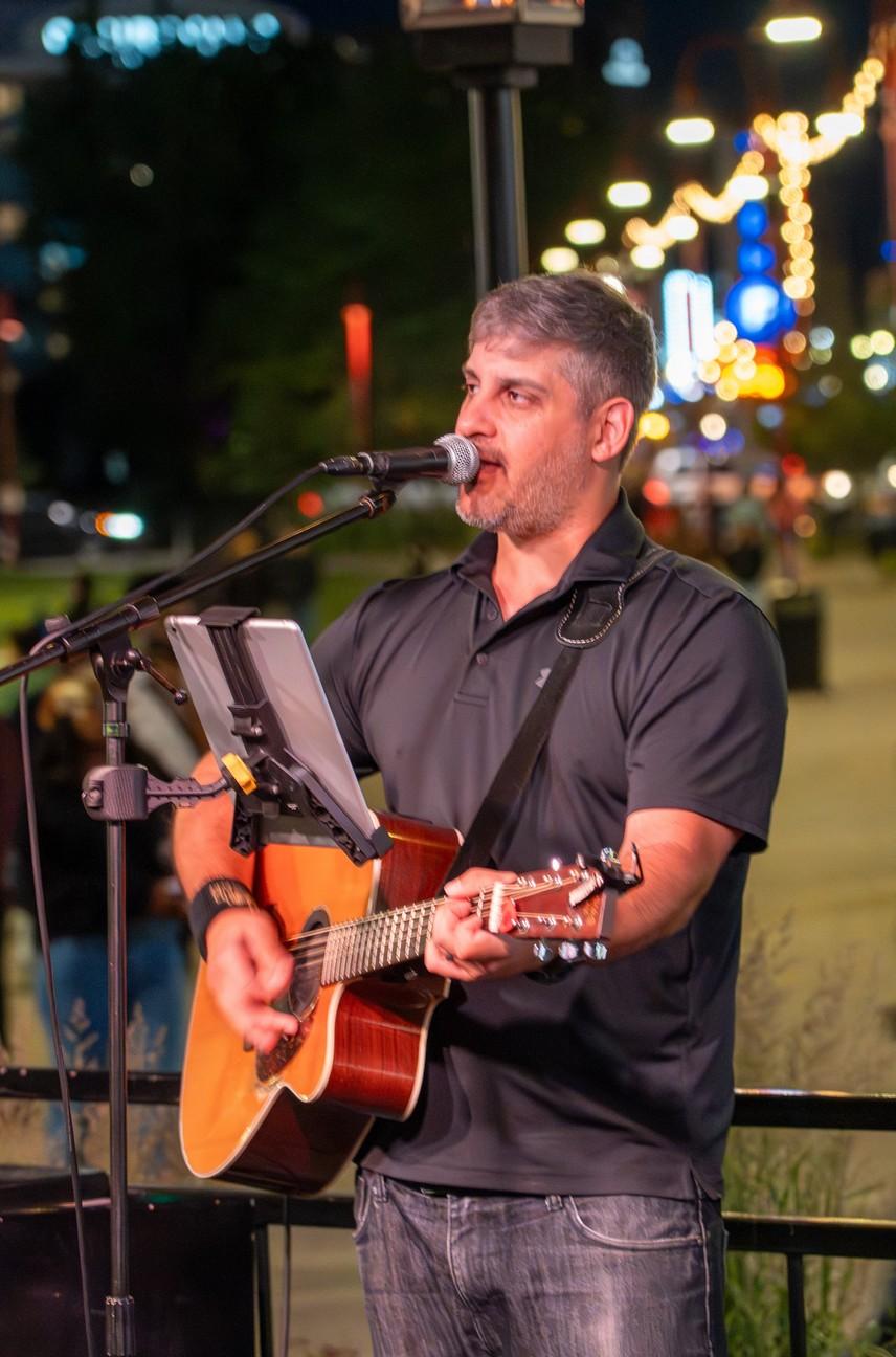 Live Music at Kelseys Niagara with Chris Cicchino