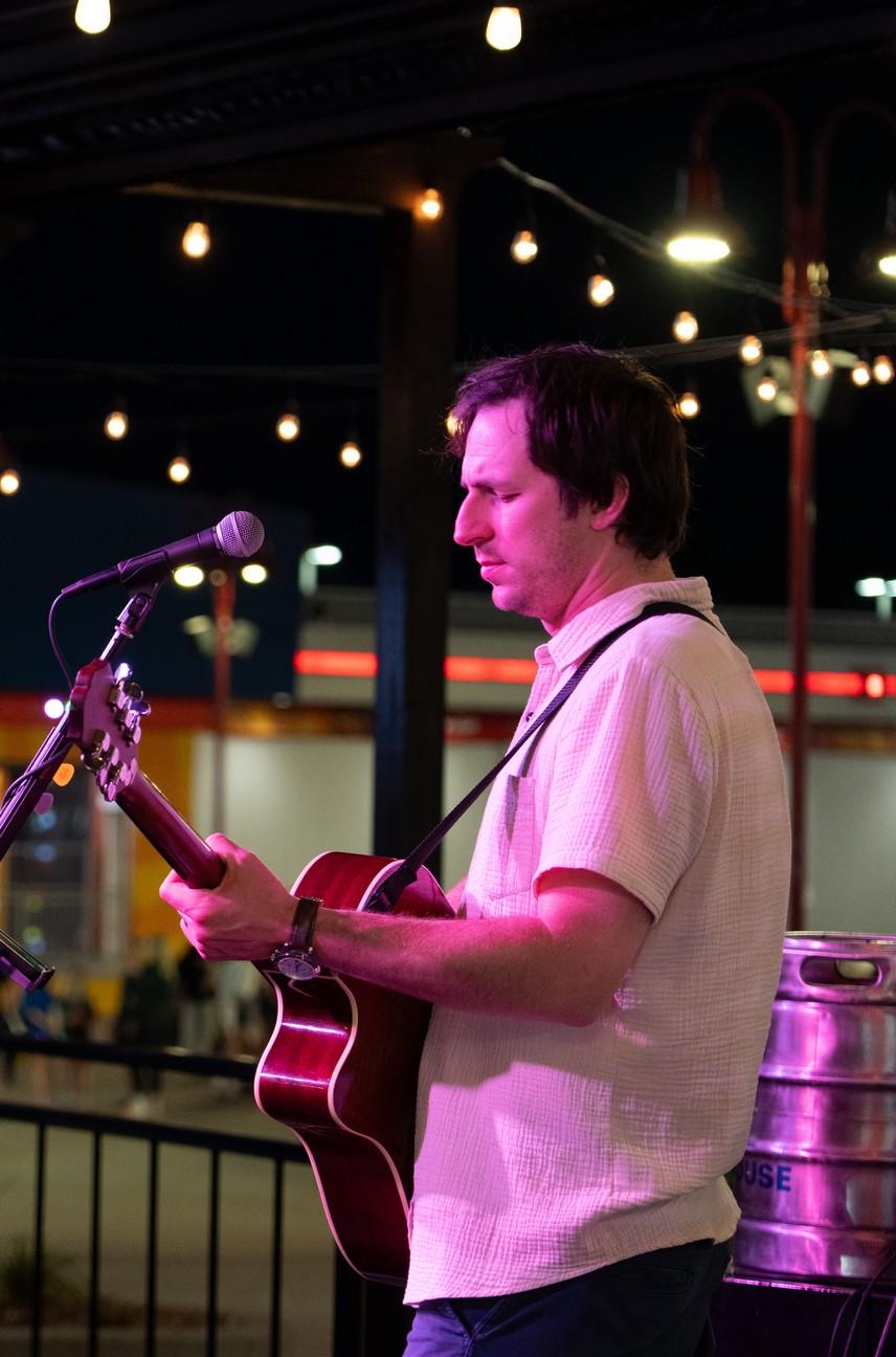 Live Music at Kelseys Niagara with Matt Taylor
