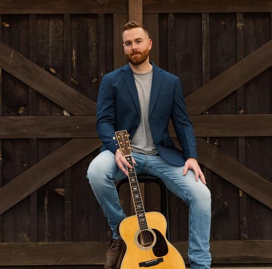 Live Music at Kelseys Niagara with Gavin Ray