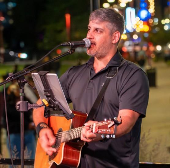 Live Music at Kelseys Niagara with Chris Cicchino