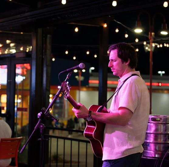 Live Music at Kelseys Niagara with Matt Taylor